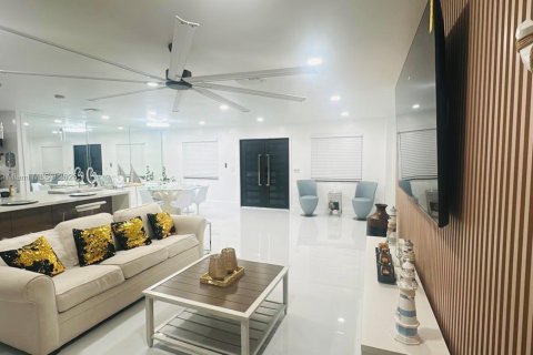 Villa ou maison à louer à Deerfield Beach, Floride: 3 chambres, 161.09 m2 № 2169777 - photo 5
