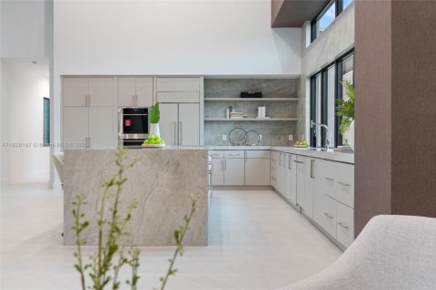 Купить виллу или дом в Дейви, Флорида 2 комнаты, 540.51м2, № 2021929 - фото 12