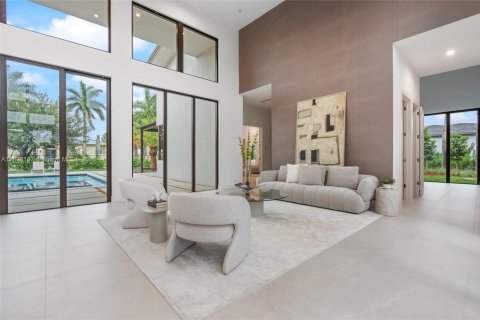 Купить виллу или дом в Дейви, Флорида 2 комнаты, 540.51м2, № 2021929 - фото 23