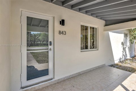 House in Fort Lauderdale, Florida 3 bedrooms, 111.02 sq.m. № 1954820 - photo 4