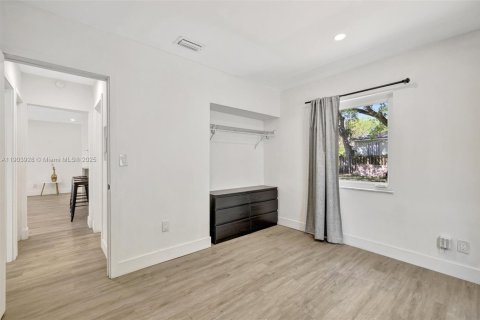 House in Fort Lauderdale, Florida 3 bedrooms, 111.02 sq.m. № 1954820 - photo 26