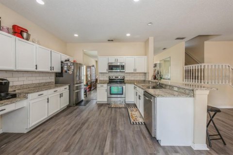 House in Longwood, Florida 6 bedrooms, 321.35 sq.m. № 1675382 - photo 3