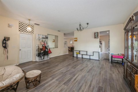 House in Longwood, Florida 6 bedrooms, 321.35 sq.m. № 1675382 - photo 5