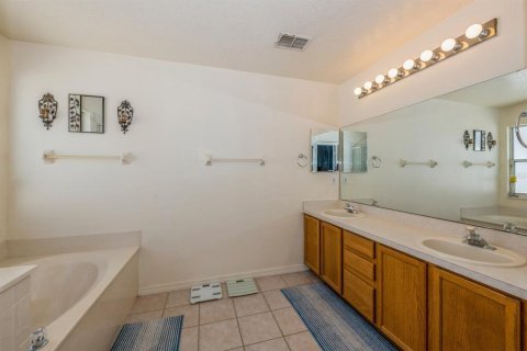 House in Longwood, Florida 6 bedrooms, 321.35 sq.m. № 1675382 - photo 10
