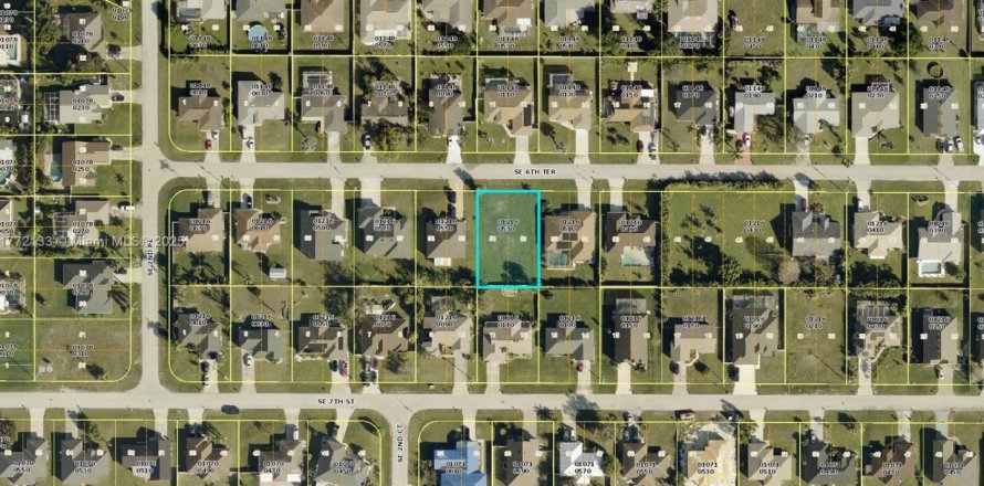 Земельный участок в Кейп-Корал, Флорида № 2042915