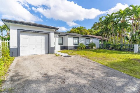 Снять в аренду виллу или дом в Майами, Флорида 3 спальни, 110.09м2, № 1989538 - фото 4