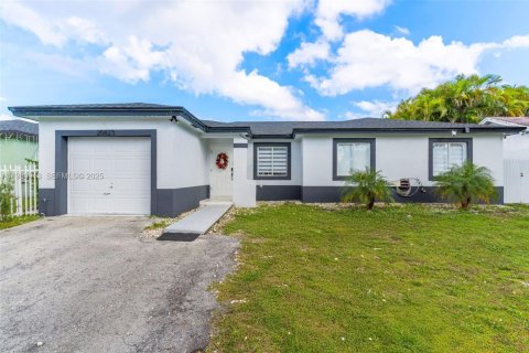 Снять в аренду виллу или дом в Майами, Флорида 3 спальни, 110.09м2, № 1989538 - фото 5