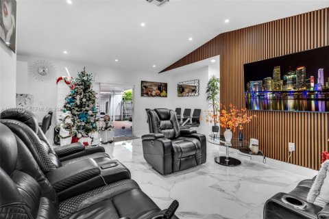 Снять в аренду виллу или дом в Майами, Флорида 3 спальни, 110.09м2, № 1989538 - фото 7