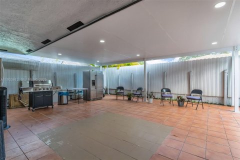 Снять в аренду виллу или дом в Майами, Флорида 3 спальни, 110.09м2, № 1989538 - фото 27