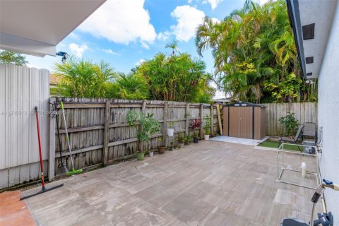 Снять в аренду виллу или дом в Майами, Флорида 3 спальни, 110.09м2, № 1989538 - фото 29