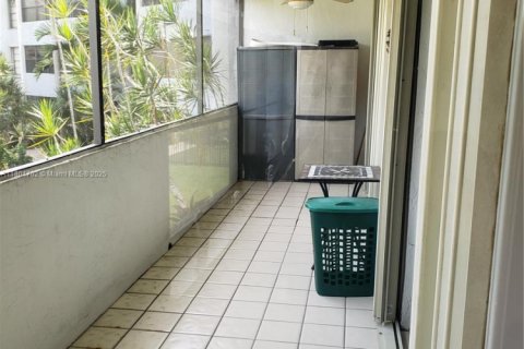 Condo in Miami, Florida, 2 bedrooms  № 1741382 - photo 14