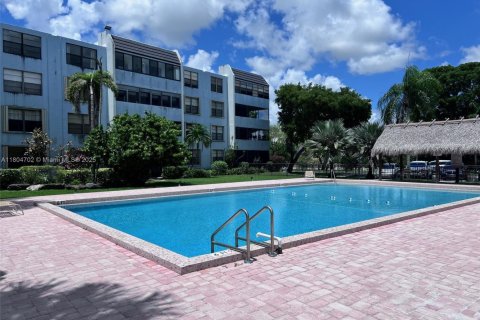 Condo in Miami, Florida, 2 bedrooms  № 1741382 - photo 18