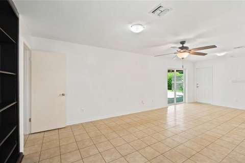 Villa ou maison à louer à Maitland, Floride: 4 chambres, 185.06 m2 № 2364321 - photo 11