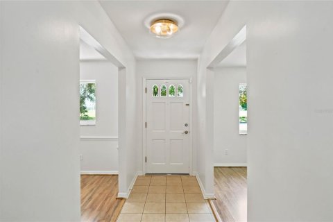 Villa ou maison à louer à Maitland, Floride: 4 chambres, 185.06 m2 № 2364321 - photo 2