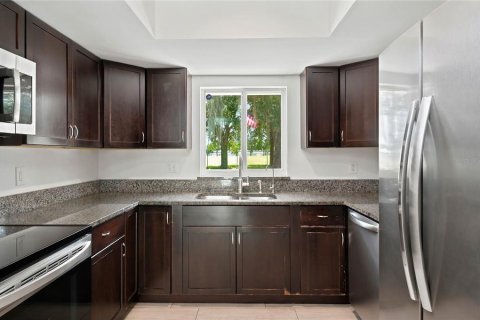 Villa ou maison à louer à Maitland, Floride: 4 chambres, 185.06 m2 № 2364321 - photo 7