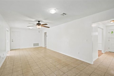 Villa ou maison à louer à Maitland, Floride: 4 chambres, 185.06 m2 № 2364321 - photo 13
