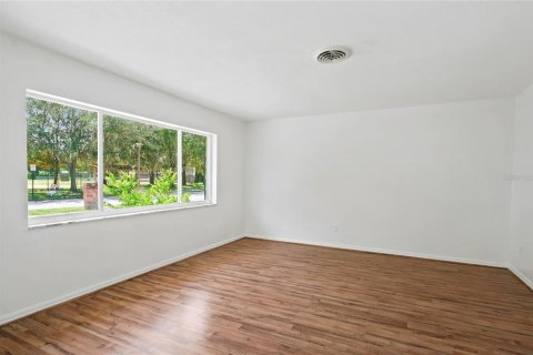 Villa ou maison à louer à Maitland, Floride: 4 chambres, 185.06 m2 № 2364321 - photo 5