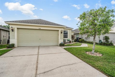 House in Wesley Chapel, Florida 2 bedrooms, 156.54 sq.m. № 1626280 - photo 3
