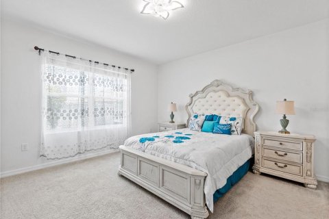 House in Wesley Chapel, Florida 3 bedrooms, 140.84 sq.m. № 2132417 - photo 12