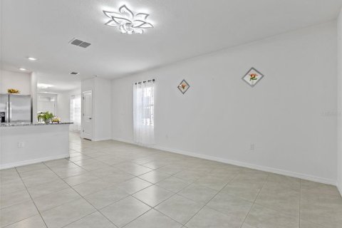 House in Wesley Chapel, Florida 3 bedrooms, 140.84 sq.m. № 2132417 - photo 9