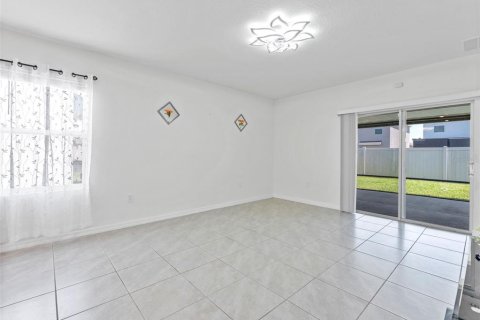 House in Wesley Chapel, Florida 3 bedrooms, 140.84 sq.m. № 2132417 - photo 10