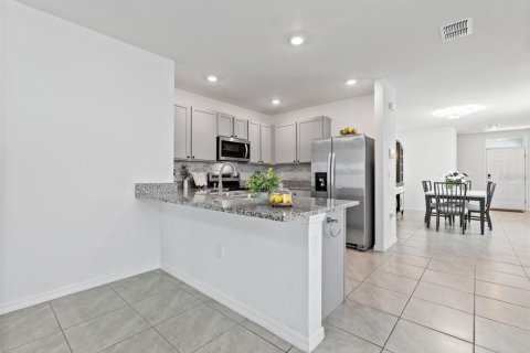 House in Wesley Chapel, Florida 3 bedrooms, 140.84 sq.m. № 2132417 - photo 7