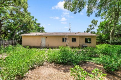 House in Tavares, Florida 4 bedrooms, 137.4 sq.m. № 1876190 - photo 22
