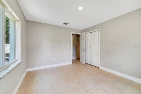 House in Tavares, Florida 4 bedrooms, 137.4 sq.m. № 1876190 - photo 14