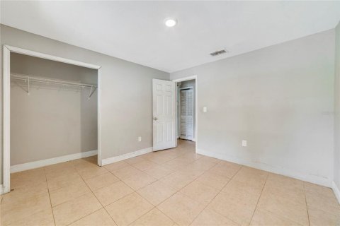 House in Tavares, Florida 4 bedrooms, 137.4 sq.m. № 1876190 - photo 19