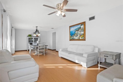 Villa ou maison à vendre à Oviedo, Floride: 5 chambres, 532.98 m2 № 1881092 - photo 11