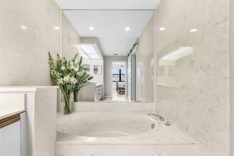 Copropriété à vendre à Punta Gorda, Floride: 3 chambres, 142.88 m2 № 2098543 - photo 26