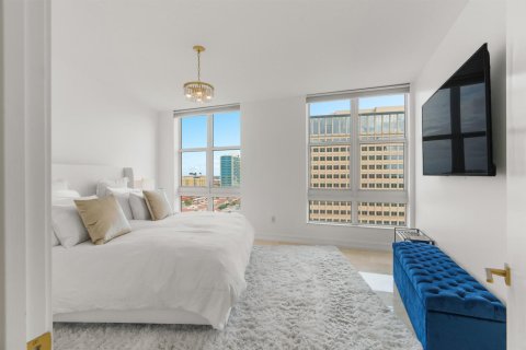 Condominio en alquiler en West Palm Beach, Florida, 2 dormitorios, 104.05 m2 № 2188309 - foto 3