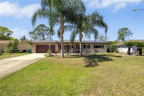 House in Deltona, Florida 2 bedrooms, 116.31 sq.m. № 1572856 - photo 2