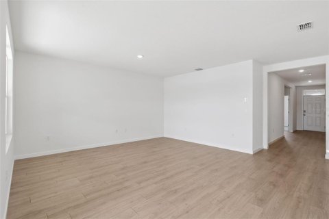 Villa ou maison à vendre à Apopka, Floride: 3 chambres, 155.33 m2 № 2120821 - photo 2