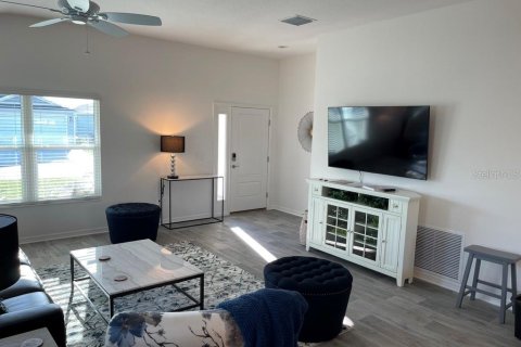 House in The Villages, Florida 3 bedrooms, 149.67 sq.m. № 1917950 - photo 5