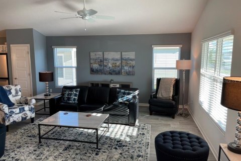 House in The Villages, Florida 3 bedrooms, 149.67 sq.m. № 1917950 - photo 2