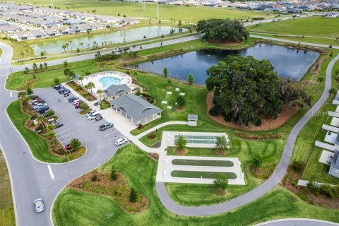 House in The Villages, Florida 3 bedrooms, 149.67 sq.m. № 1917950 - photo 30