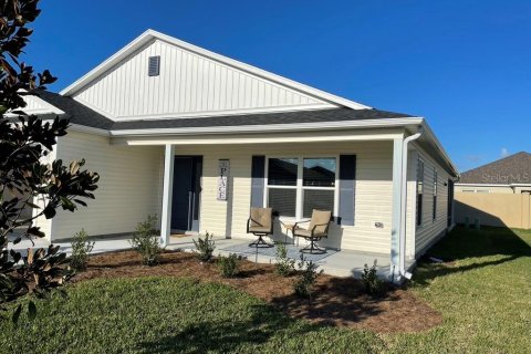 House in The Villages, Florida 3 bedrooms, 149.67 sq.m. № 1917950 - photo 1