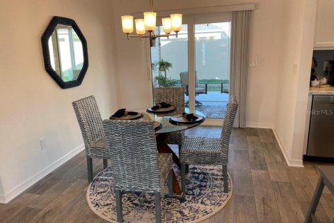 House in The Villages, Florida 3 bedrooms, 149.67 sq.m. № 1917950 - photo 9