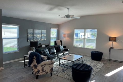 House in The Villages, Florida 3 bedrooms, 149.67 sq.m. № 1917950 - photo 8