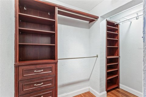 Commercial property in Saint Petersburg, Florida 7 bedrooms, 300.26 sq.m. № 2201076 - photo 16