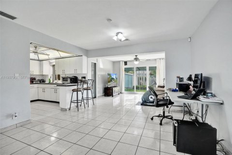 Villa ou maison à vendre à Hollywood, Floride: 3 chambres, 134.62 m2 № 1995794 - photo 10