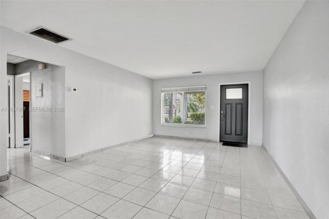 Villa ou maison à vendre à Hollywood, Floride: 3 chambres, 134.62 m2 № 1995794 - photo 4