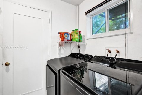 Villa ou maison à vendre à Hollywood, Floride: 3 chambres, 134.62 m2 № 1995794 - photo 13