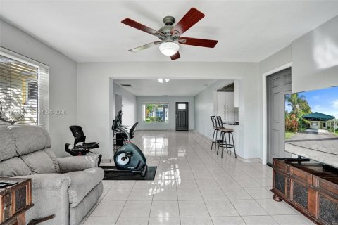 Villa ou maison à vendre à Hollywood, Floride: 3 chambres, 134.62 m2 № 1995794 - photo 15