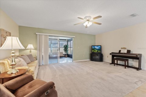 Villa ou maison à vendre à New Port Richey, Floride: 3 chambres, 131.18 m2 № 2303257 - photo 28