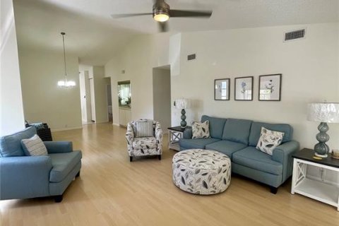 Adosado en alquiler en Belleair, Florida, 2 dormitorios, 125.7 m2 № 1904613 - foto 6