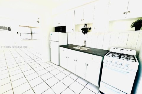 House in Hollywood, Florida 175.21 sq.m. № 2067448 - photo 3