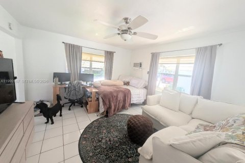 House in Hollywood, Florida 175.21 sq.m. № 2067448 - photo 8