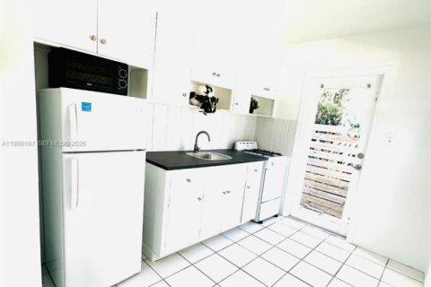 House in Hollywood, Florida 175.21 sq.m. № 2067448 - photo 4